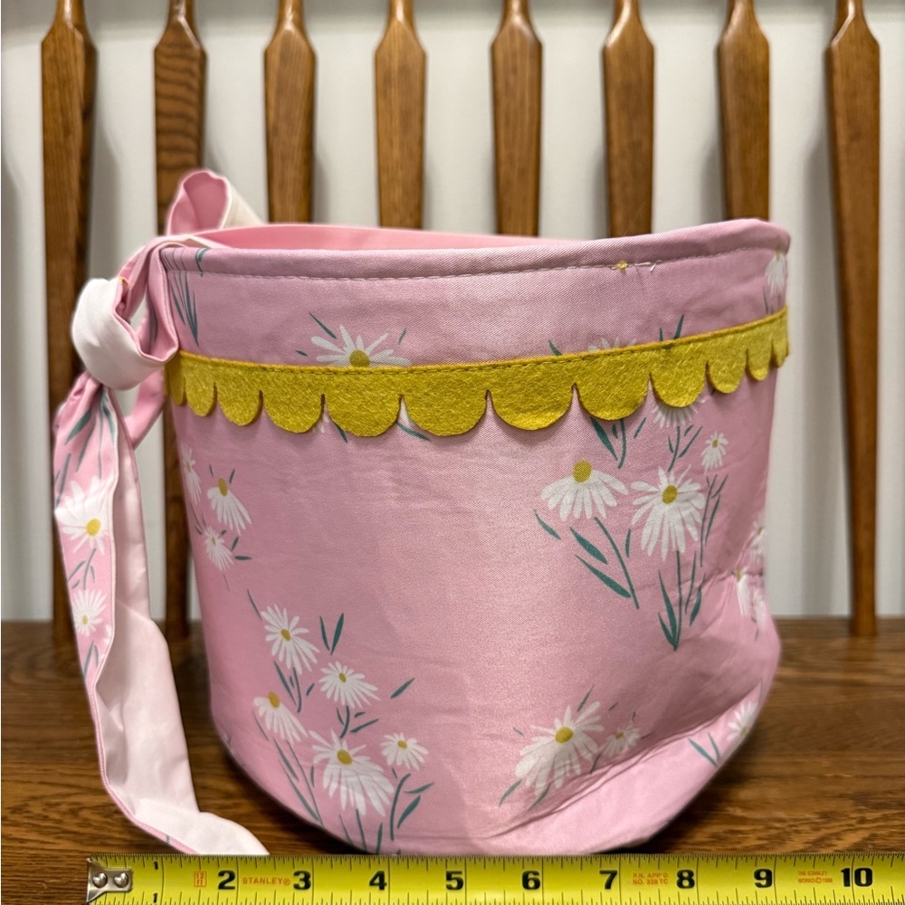 NWT Floral Daisy Fabric Easter Basket Bucket - Pink & Yellow Scalloped Trim